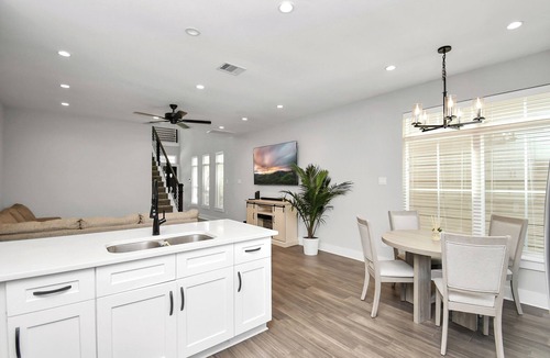 Clodine House | Cozy & Stylish Family Friendly in Gated Community