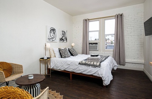 Westlake Hotel | Cozy & Stylish Spot Near Downtown LA
