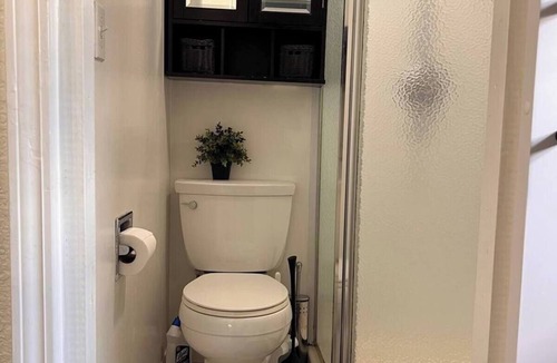 Everett House | Cozy Suburb Studio