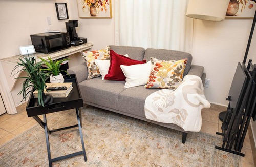 Leon Valley House | Cozy Suite 142 1BR/1BA