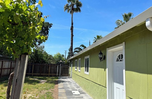 Arden-Arcade House | Cozy Suite B