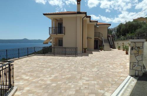 Mosenice Apartment | Cozy Suite for 2 with Balcony & Sea View Villa Elma