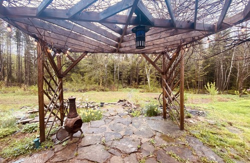 Maugerville Apartment | Cozy suite in the woods. 15min to Grand lake, 6min to amenities. Pet friendly!