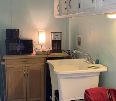 Willoughby Spit Apartment | Cozy Suite - Pet friendly, Beach Side apts