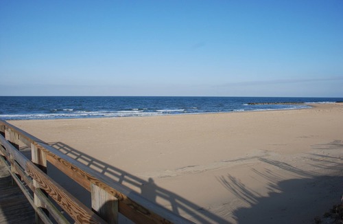 Willoughby Spit Apartment | Cozy Suite - Pet friendly, Beach Side by RedAwning