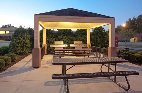Libertyville House | Cozy Suite w/BBQ & Full Kitchen – Perfect for Relaxing Getaways & Longer Stays