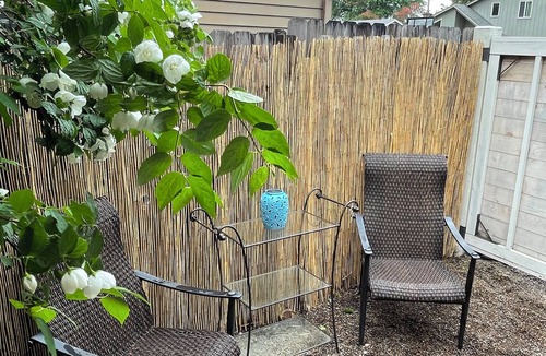 Eugene Apartment | Cozy suite with a private courtyard