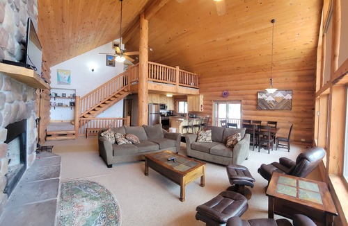 Beaver Cabin | Cozy Summer get away at Eagle Point