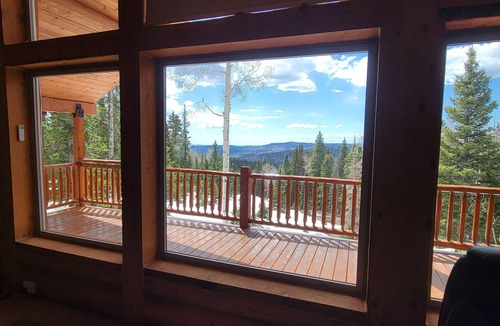 Beaver Cabin | Cozy Summer get away at Eagle Point