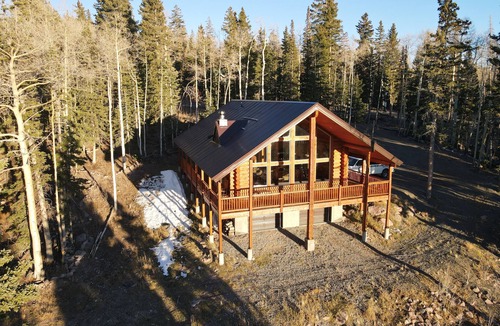Beaver Cabin | Cozy Summer get away at Eagle Point