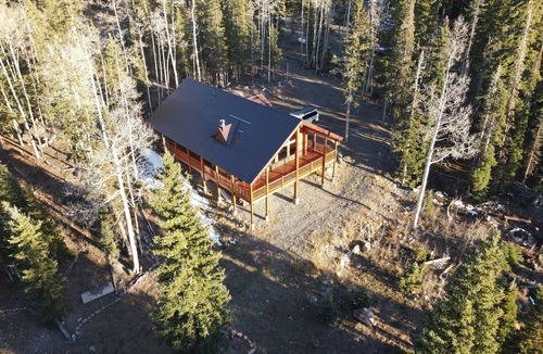 Beaver Cabin | Cozy Summer get away at Eagle Point