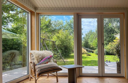 Yderby House | Cozy summer house with wild garden near the beach