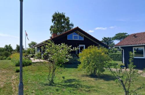 Diernæs House | Cozy Summer House By The Beach And Forest