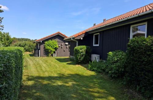 Diernæs House | Cozy Summer House By The Beach And Forest