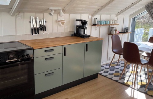 Vibæk Strand House | Cozy summer house near Ebeltoft