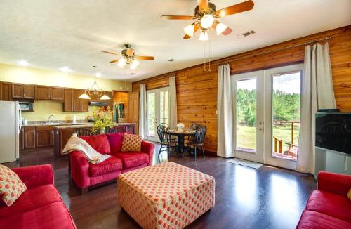Summit House | Cozy Summit Cabin w/Hiking Trails & Fishing Pond!