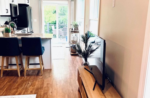 Rollinsford Apartment | Cozy sunlit apartment steps from downtown Dover. Parking included