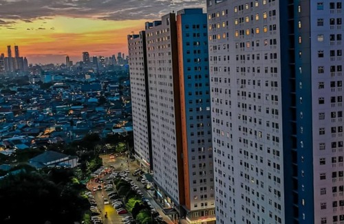 Rawasari Apartment | Cozy Superior Studio at Apartment Green Pramuka City by SHI