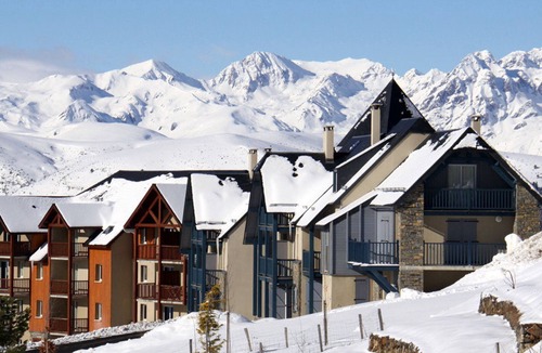 Peyragudes Apartment | Cozy T2 Apartment for 4 with Terrace, near Slopes, Free Shuttle, Mountain View, Access to Spa