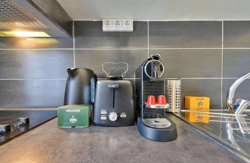 Centre Apartment | Cozy T2 in Nanterre – Close to La Défense & Paris