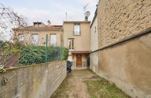 Centre Apartment | Cozy T2 in Nanterre – Close to La Défense & Paris