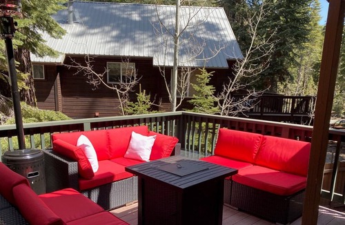 Kingswood Estates Cabin | Cozy Tahoe Cabin