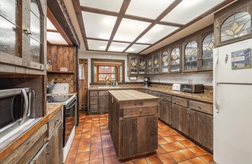 Homewood House | Cozy Tahoe Swiss Village Cabin!