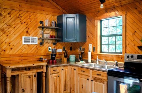 Paluxy House | Cozy Texas Cabin Retreat with Hot Tub & Scenic Outdoor Spaces in Bluff Dale, Texas