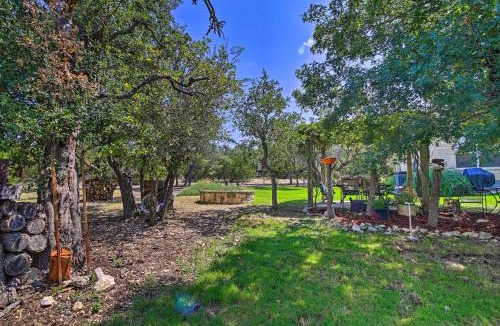 Mountain Home Apartment | Cozy Texas Retreat with Patio, Grill and Fire Pit!