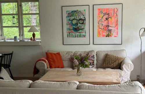 Skødshoved Strand House | Cozy Thatched Cottage With Modern Décor