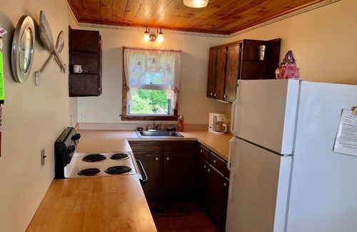 Richfield Springs House | Cozy three bedroom cottage on Lake Canadarago