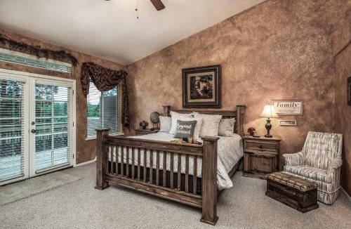 Derry Apartment | Cozy Timbers