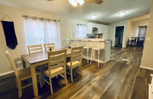 Mead House | "Cozy Times" less than 10 minutes from Lake Texoma and Choctaw Casino