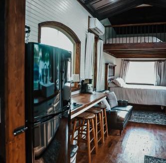 Milton House | Cozy Tiny Home in Pace, near Pensacola Beach