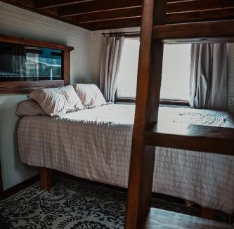 Milton House | Cozy Tiny Home in Pace, near Pensacola Beach