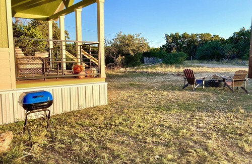Canyon Lake House | Cozy Tiny Home in the Hills