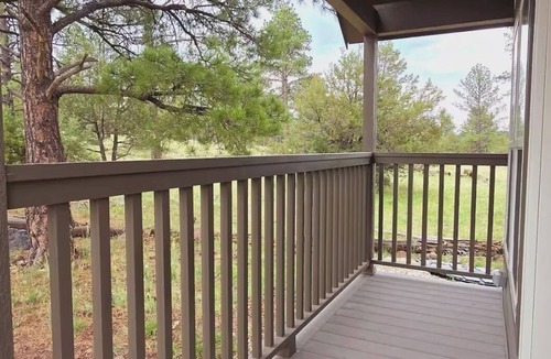 Page Cabin | Cozy Tiny Home King Room #22B