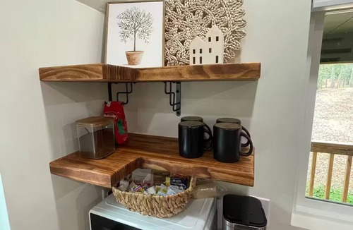 Taylorsville Cottage | Cozy Tiny Home tucked in the woods w/firepitnn
