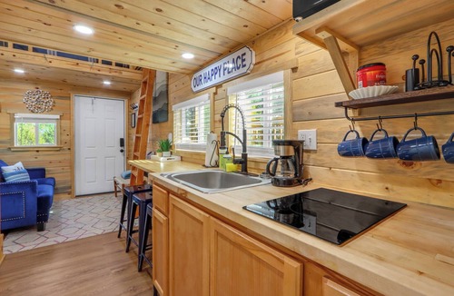 Dripping Springs House | Cozy Tiny House in Dripping Springs w/Sunset Views & Romantic Fireplace