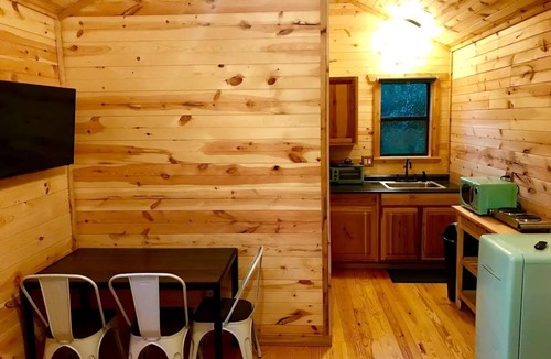 Mason Cabin | Cozy Tiny House for a Getaway in Texas Wine Country