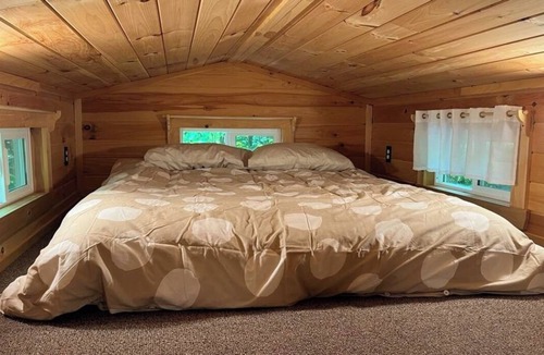 Florida Cabin | Cozy Tiny House in the Berkshires