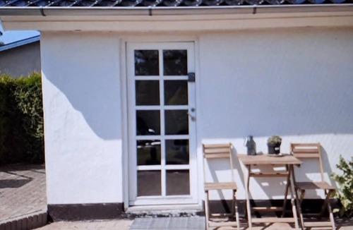 Otterup Condo | Cozy tiny room, mini kitchen and bathroom