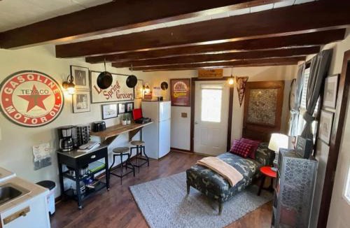 Harrisonburg House | Cozy Tinyhouse JMUDowntown Fire Pit Yard