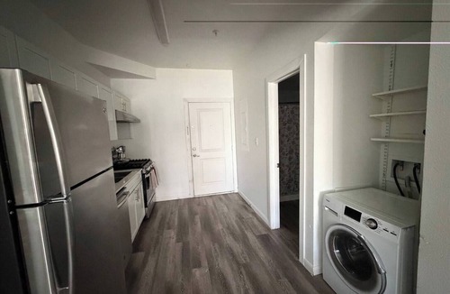 West Campus Apartment | Cozy Top Floor 3 BR Apartment - Small Groups Haven