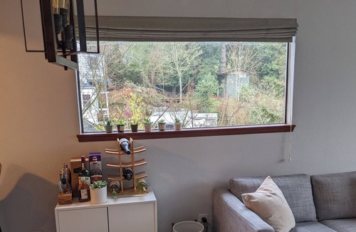 Ravenna Condo | Cozy Top Floor Corner Apartment w Office in Maple Leaf Neighborhood