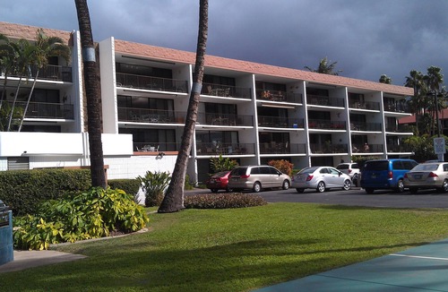 Kihei Condo | Cozy Top-Floor Maui Parkshore Condo