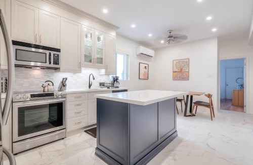 High Park North Apartment | Cozy Toronto Apt Steps from High Park