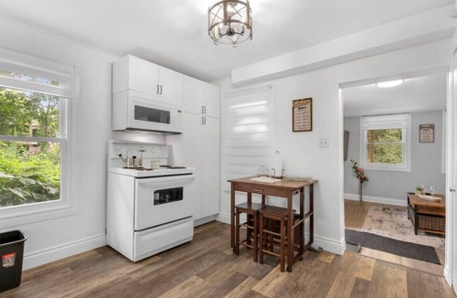 Paris House | Cozy Town Retreat LowerUnit with Deck Area and BBQ
