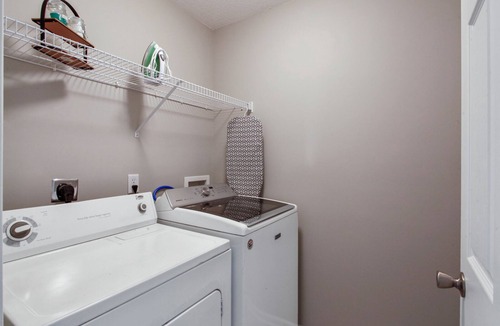 Savannah House | Cozy Townhome 2Bed/2.5Bath