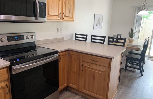 Clearfield House | Cozy Townhome Gathering Spot